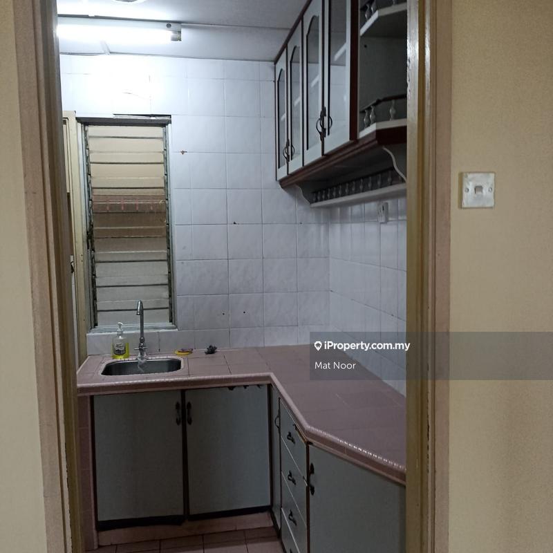 Pangsapuri untuk Dijual di Ilham Apartment oleh Mat Noor - iProperty.com.my