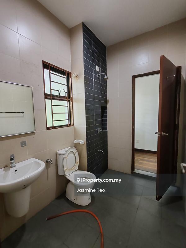 Rumah Berangkai 2 Tingkat untuk Dijual di Bandar Bukit Raja, Klang oleh Jasmine Teo - Bathroom - iProperty.com.my