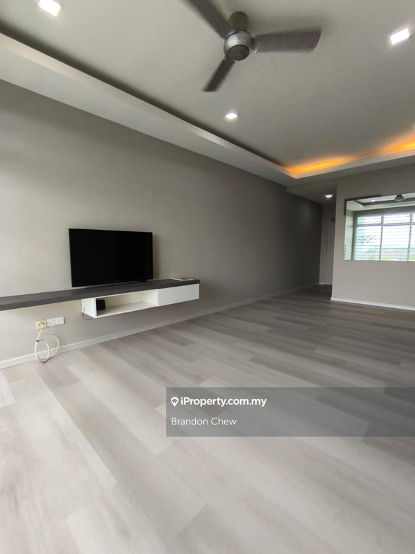 For Sale - Skyvilla Residences