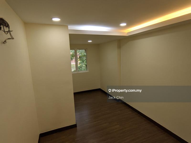 3-storey Terraced House for Sale in Taman Bukit Serdang, Seri Kembangan by Jack Chin - iProperty.com.my