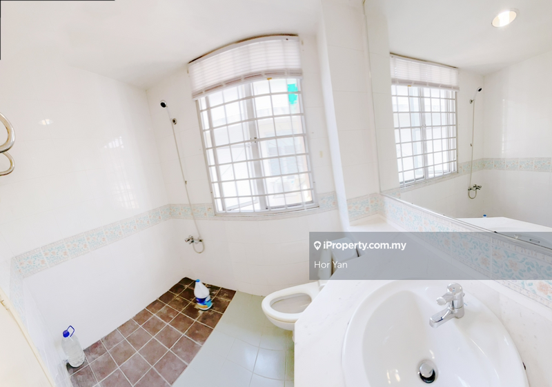 Kondominium untuk Dijual di Pantai Panorama Condominiums oleh Hor Yan - iProperty.com.my