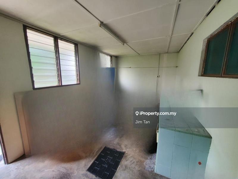 Bungalow House for Sale in Taman Sri Sentosa, Jalan Klang Lama (Old Klang Road) by Jim Tan - iProperty.com.my