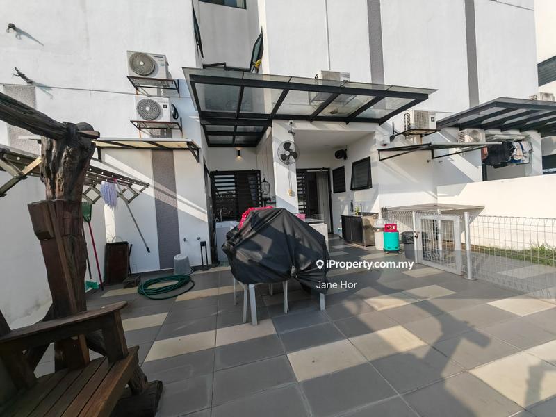 Rumah Berangkai 3 Tingkat untuk Dijual di 16 Sierra, Puchong oleh Jane Hor - iProperty.com.my