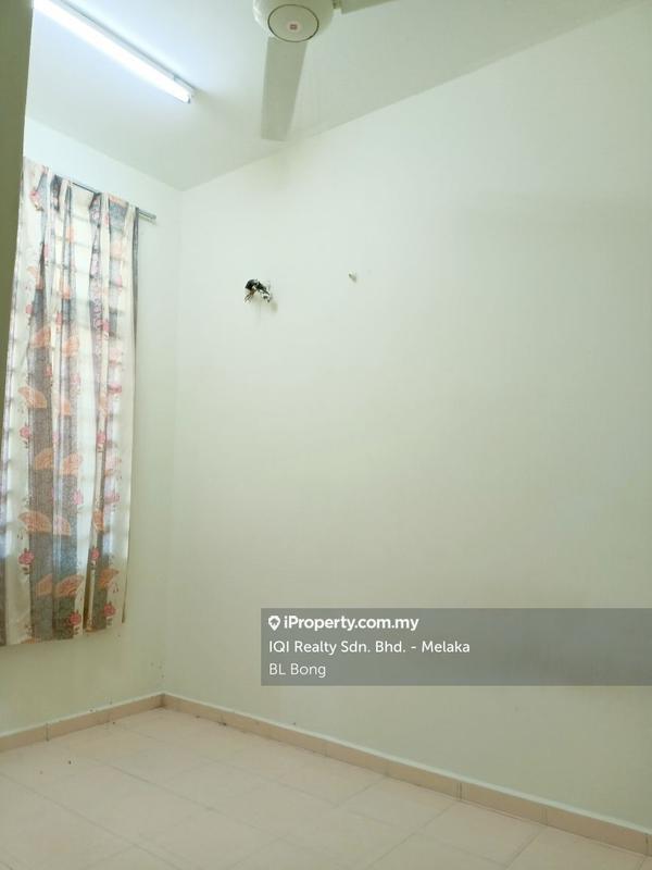 Pangsapuri untuk Dijual di Pangsapuri Bukit Beruang Permai (University Green) oleh BL Bong - iProperty.com.my
