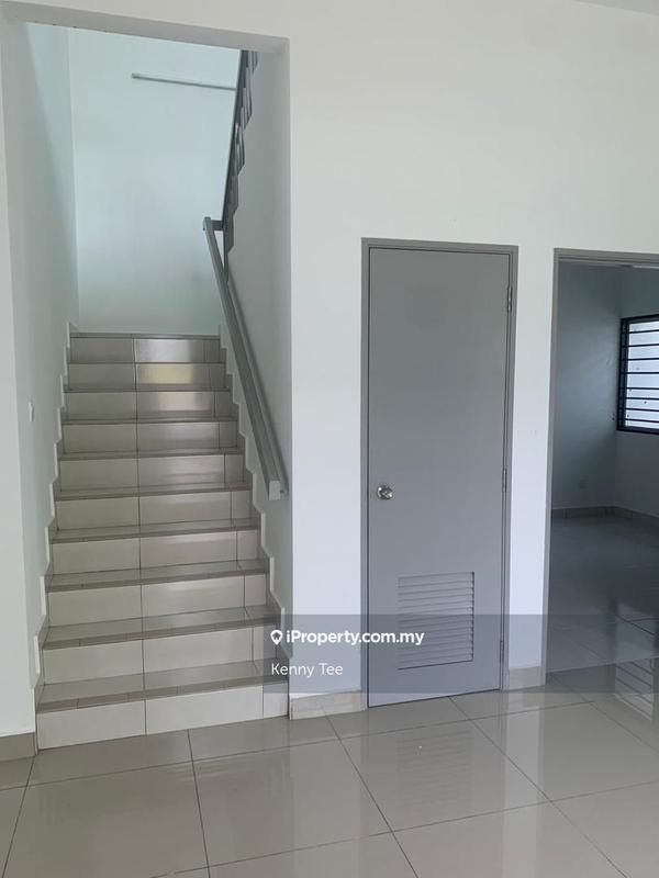 Rumah Teres 2-Tingkat untuk Disewa di URGENT FIRE RENT SRI BINJAI HOUSE, Seremban oleh Kenny Tee - iProperty.com.my
