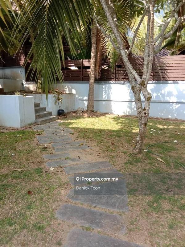 Banglo untuk Dijual di Ferringhi Villa, Batu Feringghi oleh Danick Teoh - iProperty.com.my