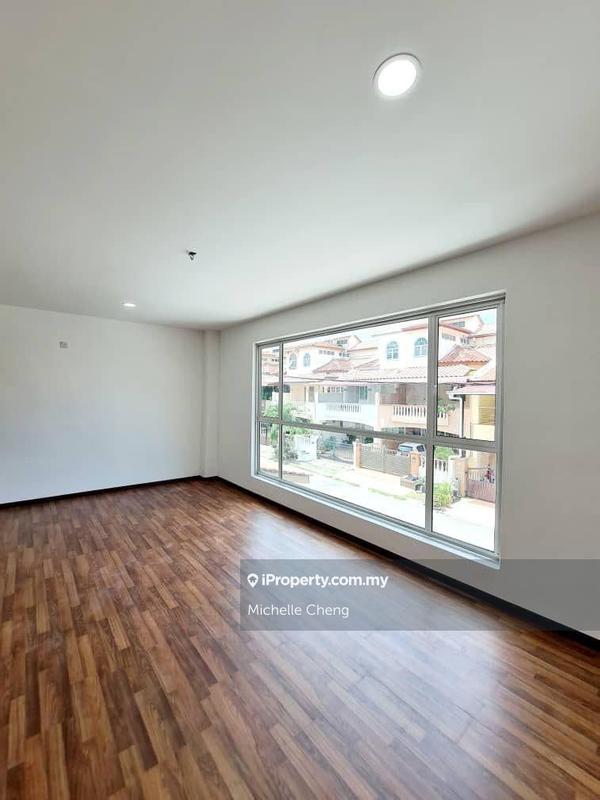 2.5-storey Terraced House for Sale in Panorama Lapangan Perdana, Ipoh by Michelle Cheng - iProperty.com.my