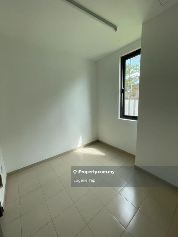 Rumah Teres 3-Tingkat untuk Dijual di Bukit Rahman Putra, Sungai Buloh oleh Eugene Yap - iProperty.com.my
