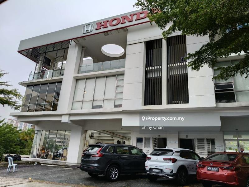 For Sale - Corner Shoplot Whole block for Sale @ Taman Equine
