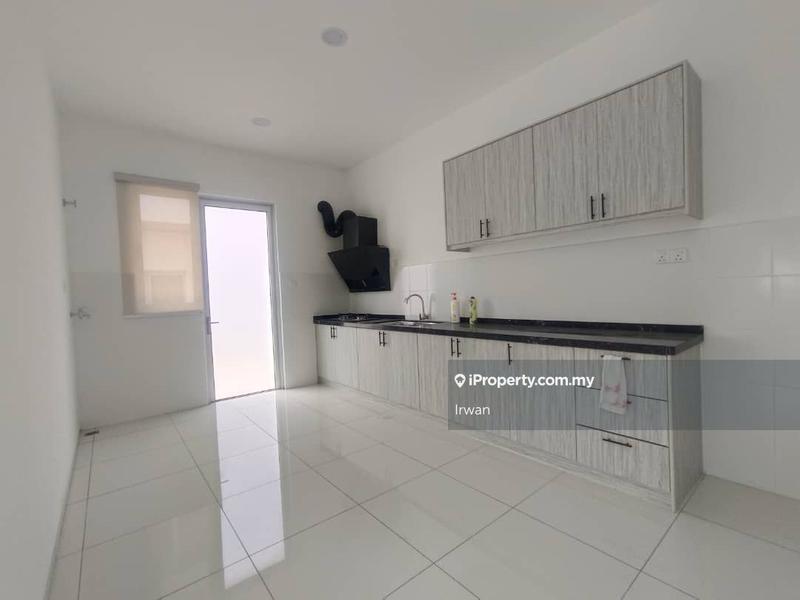 Rumah Berangkai 2 Tingkat untuk Dijual di Eco Forest, Semenyih oleh Irwan Affandi - iProperty.com.my