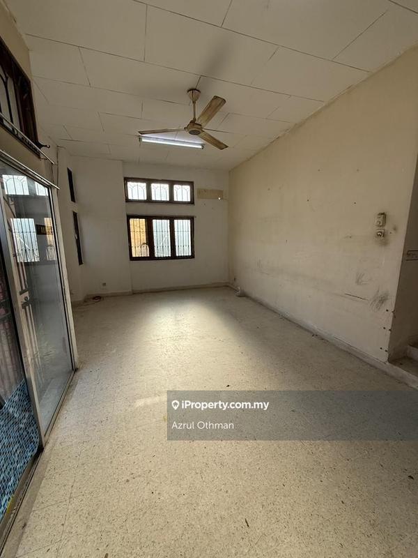 Rumah Teres 1-Tingkat untuk Dijual di Taman Paroi Jaya, Seremban oleh Azrul Othman - iProperty.com.my