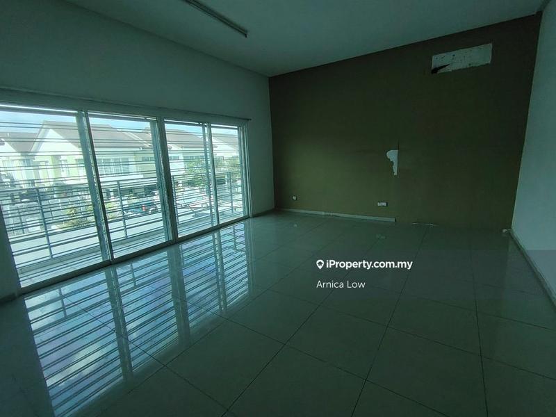 Rumah Berkembar untuk Dijual di Taman Equine, Seri Kembangan oleh Arnica Low - iProperty.com.my