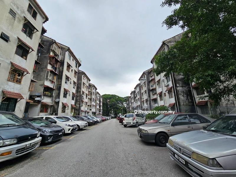 For Sale - Desa Petaling Flat