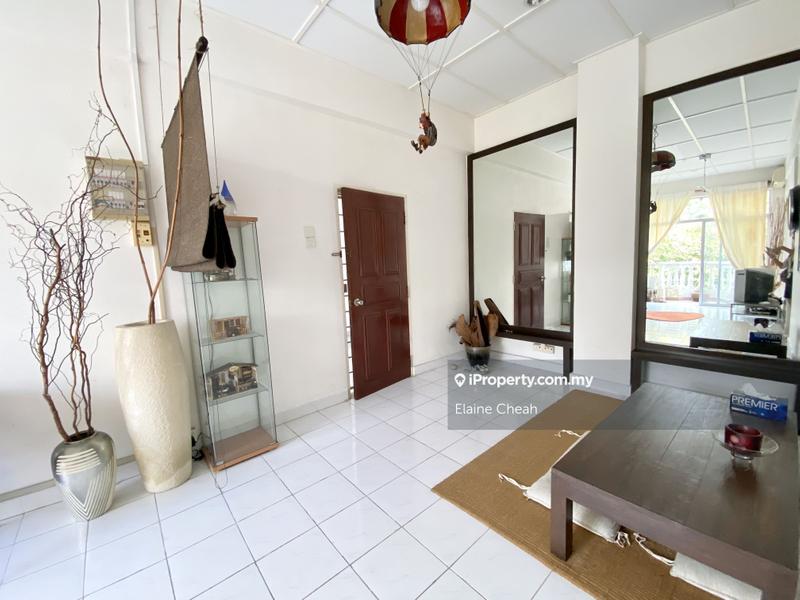 For Sale - Casa Mila Victoria