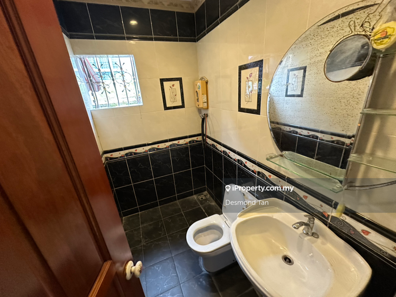 Rumah Berkembar untuk Dijual di SS 21, Damansara Utama, Petaling Jaya oleh Desmond Tan - iProperty.com.my