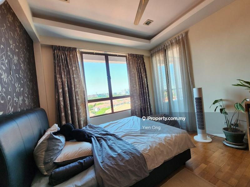 For Sale - Ara Hill Condominium