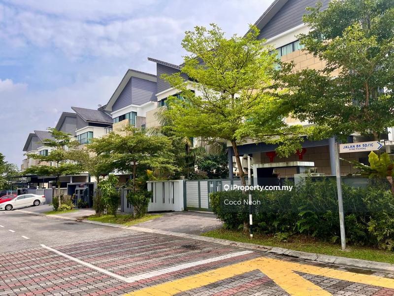 Rumah Berkembar untuk Dijual di Kinrara Hill Puchong 3 Storey SemiD Corner unit, Puchong oleh Coco Neoh - iProperty.com.my