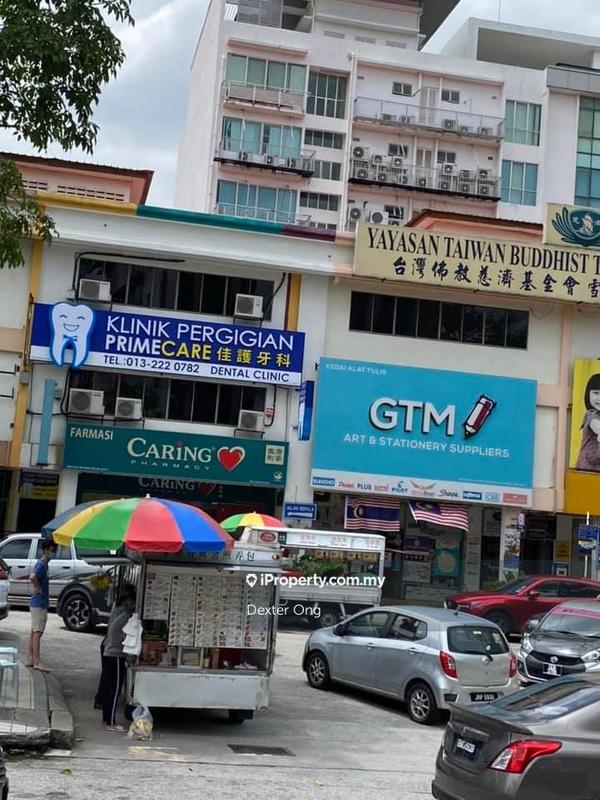 Shop for Sale in Taman Bukit Serdang, Seri Kembangan by Dexter Ong - iProperty.com.my