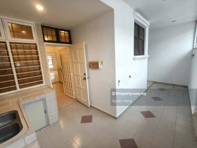 Rumah Teres 2-Tingkat untuk Dijual di Taman Desa Cemerlang, Ulu Tiram oleh Gyden Heng - iProperty.com.my