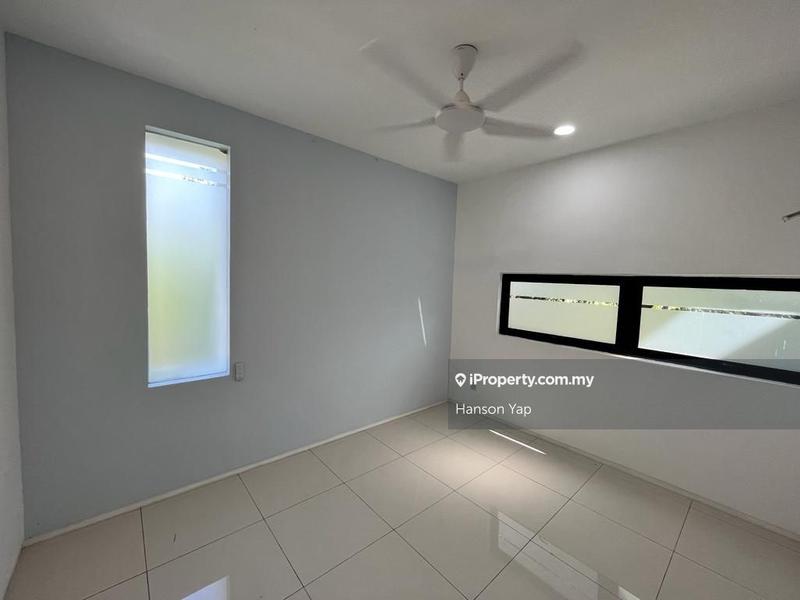 Rumah Berangkai 3 Tingkat untuk Dijual di Bluconstellation, 3 storey corner, seri kembangan, Seri Kembangan oleh Hanson Yap - iProperty.com.my