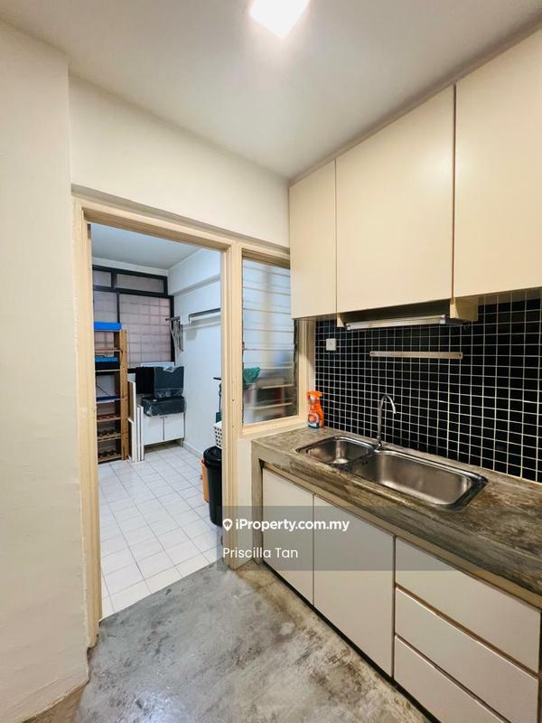 Apartment for Sale in Anjung Hijau (Greenfields) by Priscilla Tan - Kitchen - iProperty.com.my