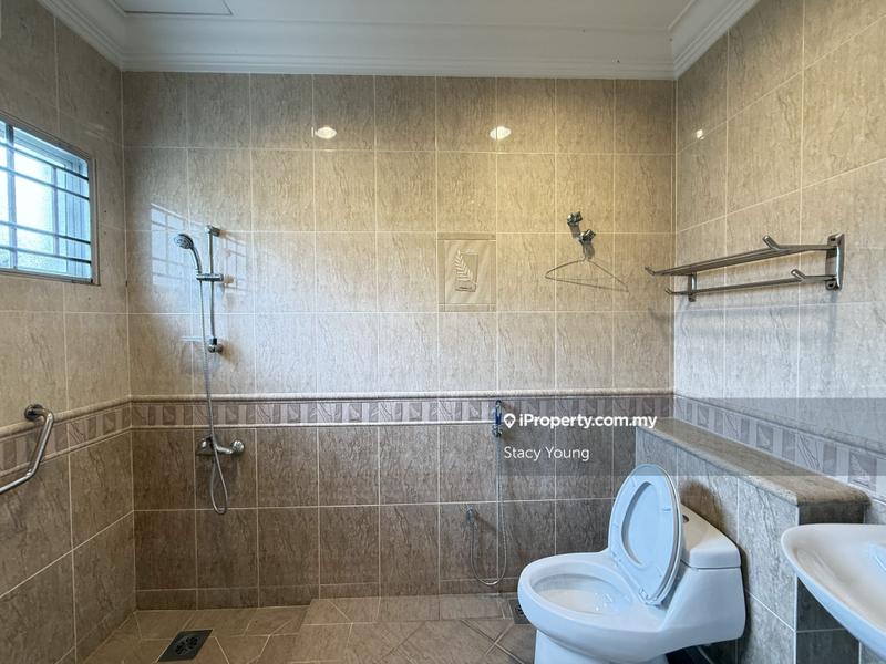 Bungalow House for Sale in Country Heights, Kajang by Stacy Young - iProperty.com.my