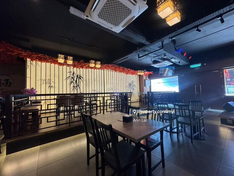 For Sale - Horizon Hill ( Facing Main Road ) Double Storey ( Big End Lot ) Shop