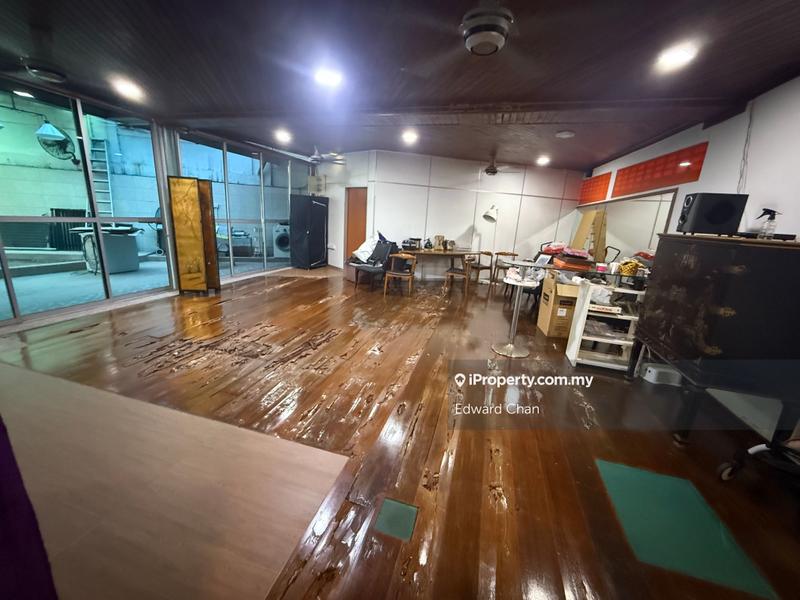 Rumah Berkembar untuk Dijual di Taman Makmur, Bandar Sungai Long oleh Edward Chan - iProperty.com.my