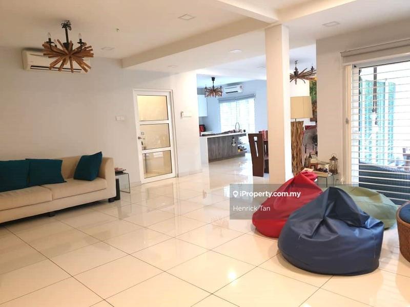 Rumah Berangkai 2 Tingkat untuk Dijual di Putra Heights, Subang Jaya oleh Henrick Tan - iProperty.com.my