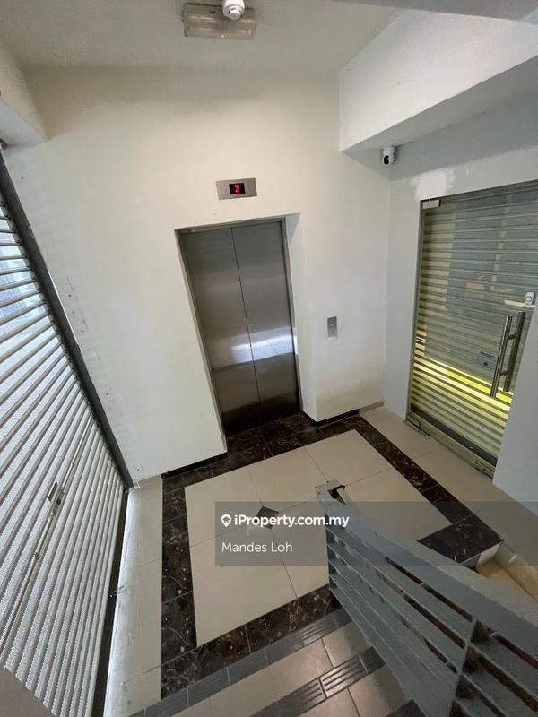 Shop-Office for Sale in Taman Bukit Serdang, Seri Kembangan by Mandes Loh - iProperty.com.my