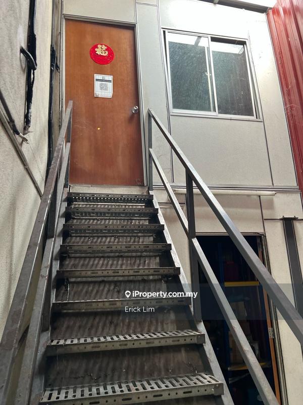 Kilang Teres untuk Dijual di Taman Teknologi Cheng, Cheng oleh Erick Lim - iProperty.com.my