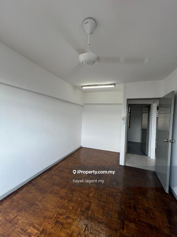 Apartment for Sale in Pangsapuri Dahlia Court by hayati.iagent.my - iProperty.com.my