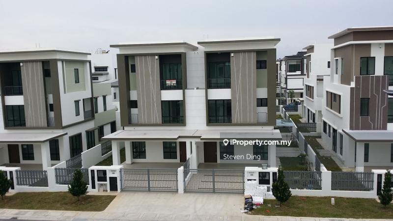 Semi-Detached House for Sale in Setia Utama, Setia Alam by Steven Ding - iProperty.com.my