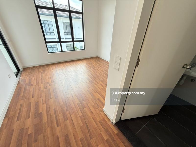 Rumah Berkembar untuk Dijual di Eco Grandeur, Puncak Alam oleh Ka Ee - iProperty.com.my