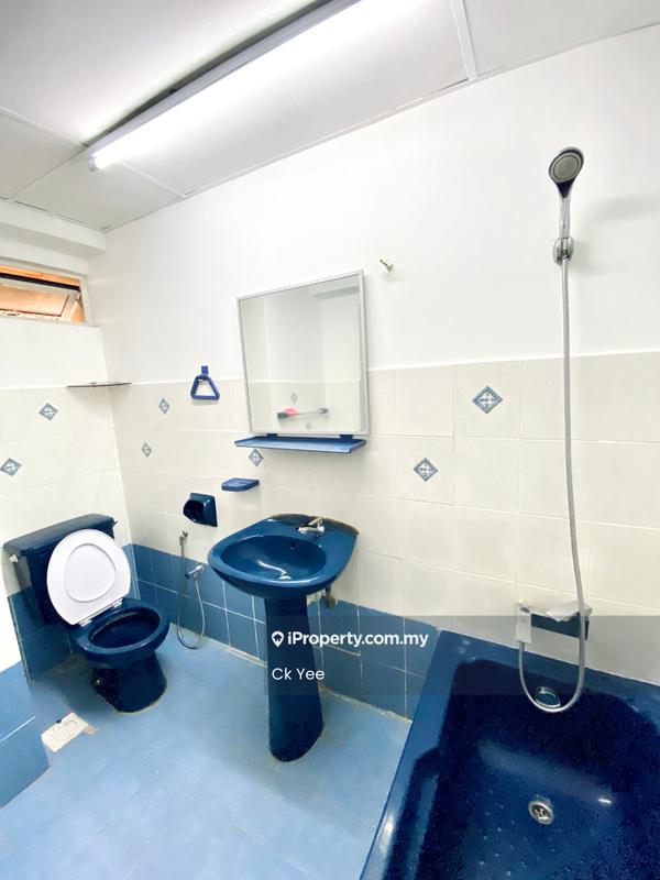 Kondominium untuk Disewa di Vista Komanwel A oleh Ck Yee - Bathroom - iProperty.com.my
