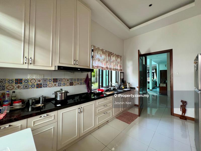 Bungalow House for Sale in Perdana Lakeview East, Cyberjaya by Jesnin Kee - iProperty.com.my