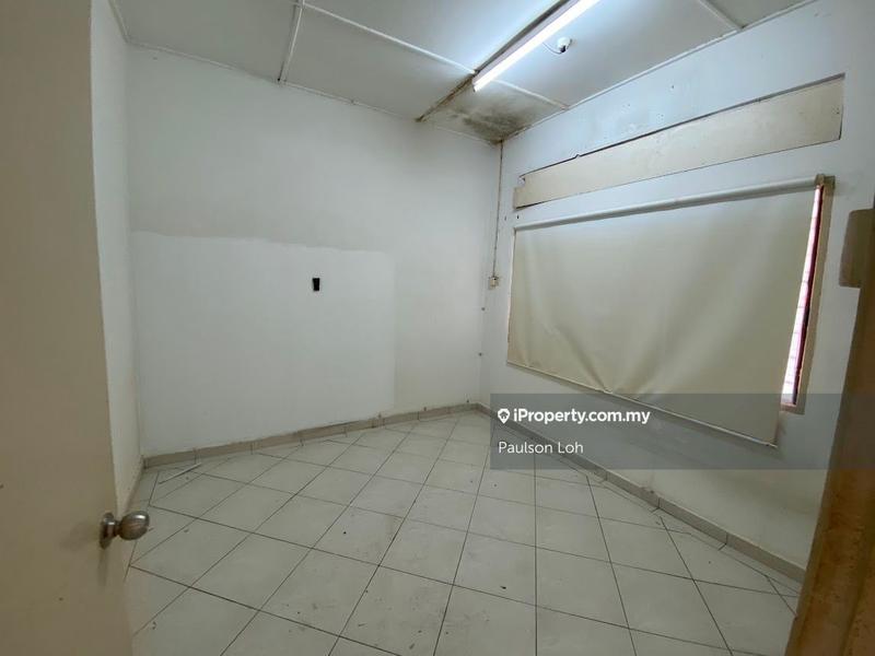 1-storey Terraced House for Sale in Taman Salak Selatan, 500m to MRT, Sri Petaling by Paulson Loh - iProperty.com.my