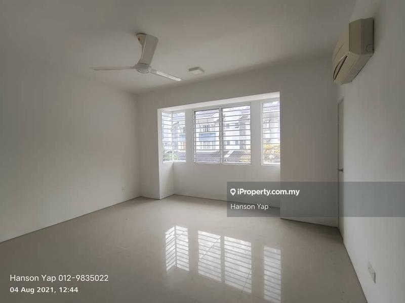 Rumah Berangkai 3 Tingkat untuk Dijual di Taman Mesra Utama, Seri Kembangan oleh Hanson Yap - iProperty.com.my