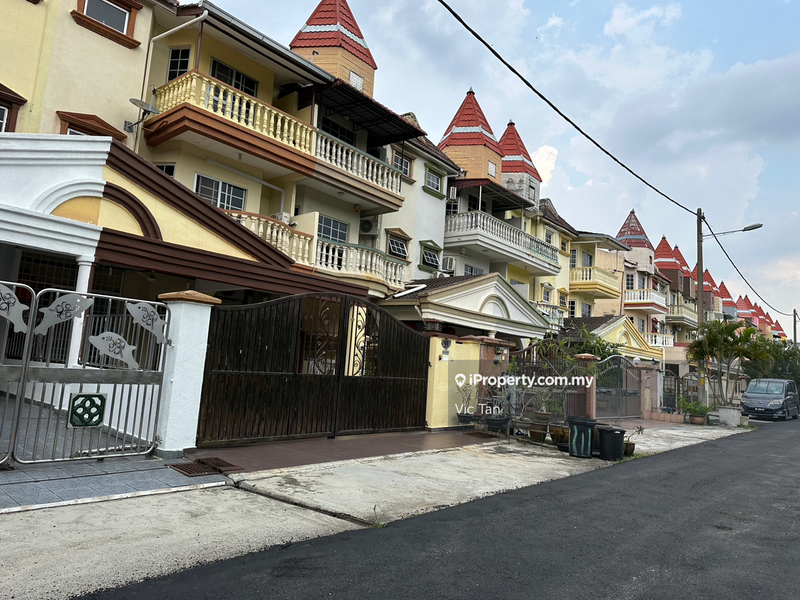 Rumah Berangkai 3 Tingkat untuk Dijual di Batu 9, Cheras oleh Vic Tan - iProperty.com.my
