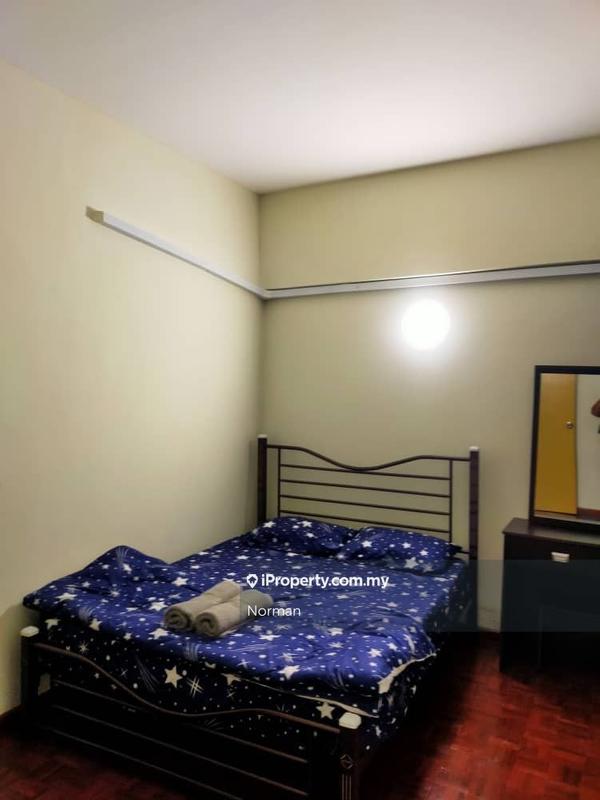 Apartment for Sale in Glory Beach Resort by Norman - iProperty.com.my