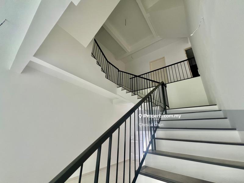 Rumah Bandar untuk Dijual di Taman Bukit Serdang, Seri Kembangan oleh Chestal Chin - iProperty.com.my