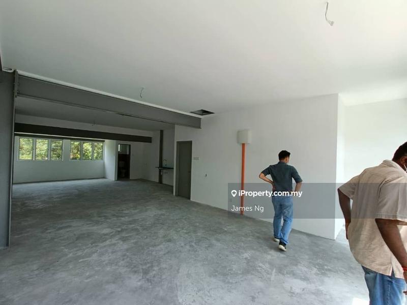 For Rent - Ready move in condition Semi Detached Mantin