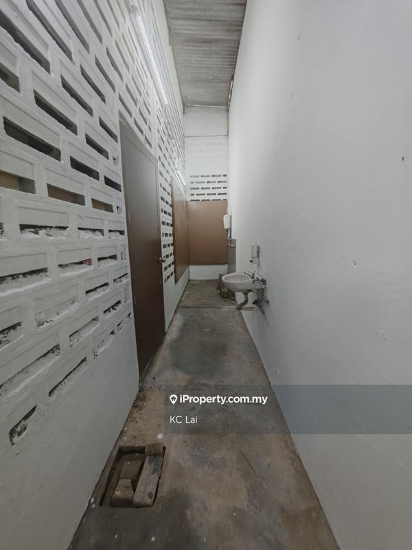 Shop for Sale in Taman Ast, Seremban by KC Lai - iProperty.com.my