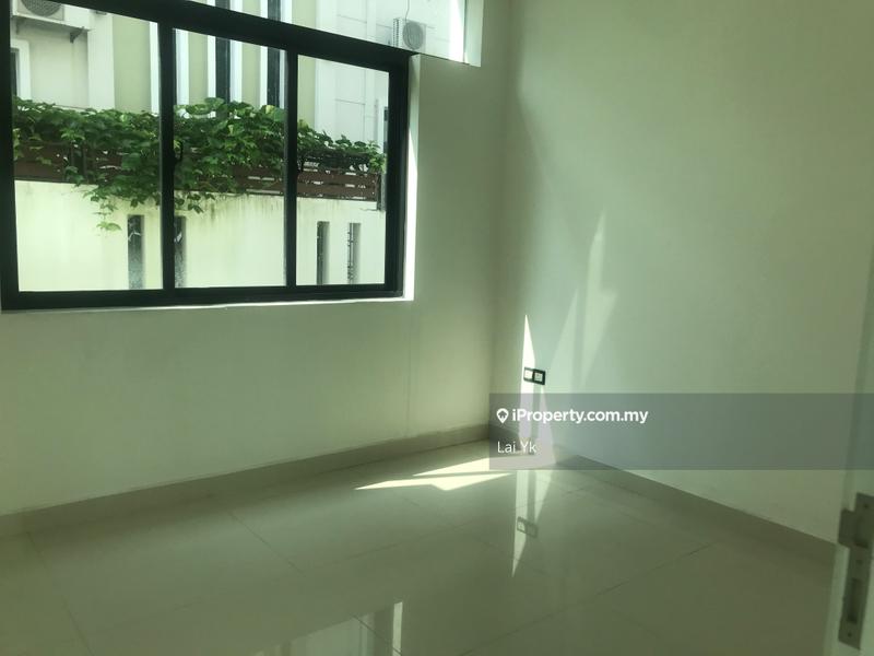 Bungalow House for Sale in Subang Heights, Subang Jaya by Lai Yk - iProperty.com.my