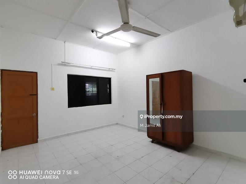 Bungalow House for Sale in Kampung Melayu, Kluang by M Jamil Ali - iProperty.com.my
