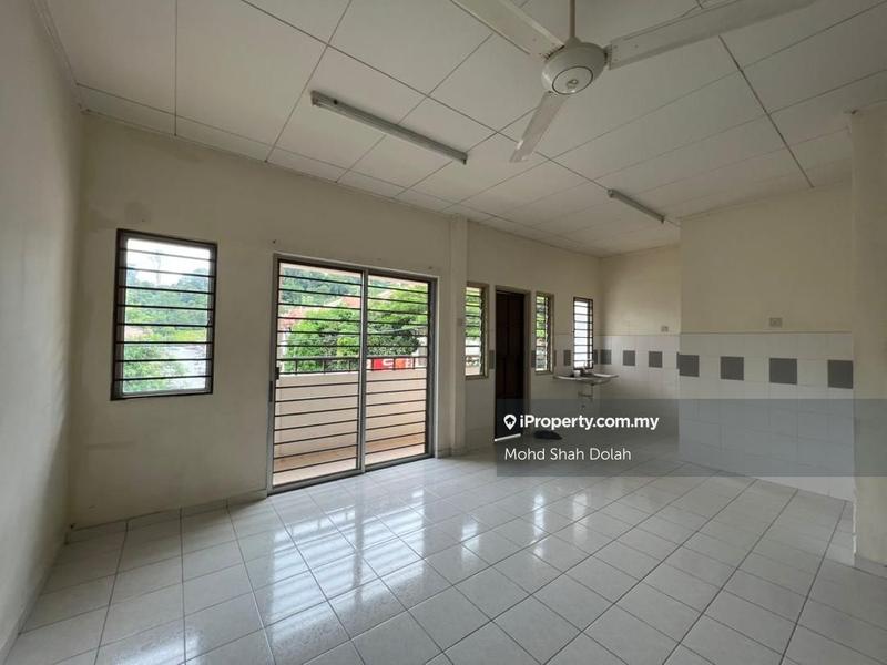 Rumah Bandar untuk Dijual di Taman Amansiara, Selayang oleh Mohd Shah Dolah - iProperty.com.my
