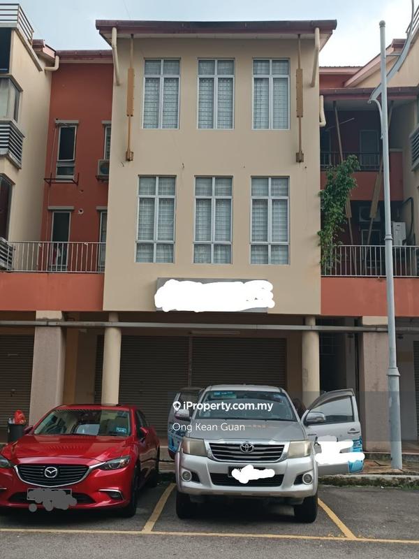 For Sale - 3 Storey ShopLot @ Pusat Dagangan NZX
