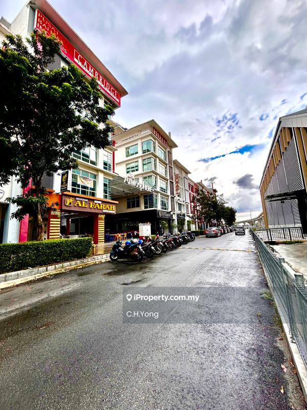 Pejabat untuk Disewa di Bandar Putra Permai, Seri Kembangan oleh C.H.Yong - 2-mins walk to MRT station - iProperty.com.my
