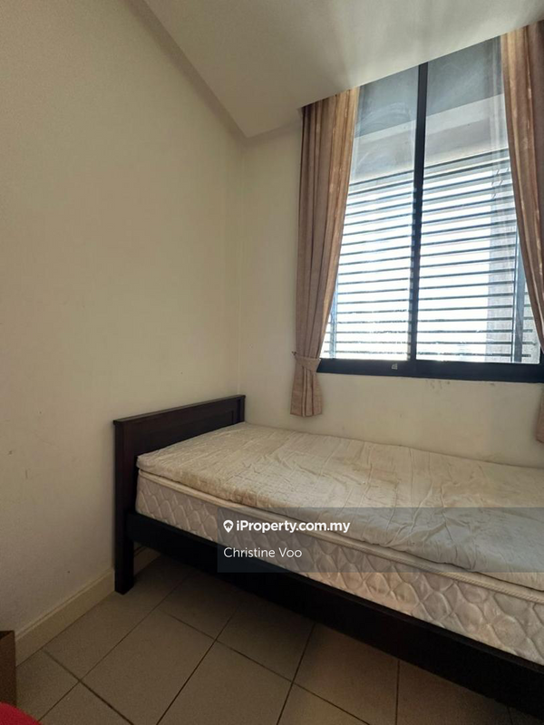 For Sale - 6 CapSquare