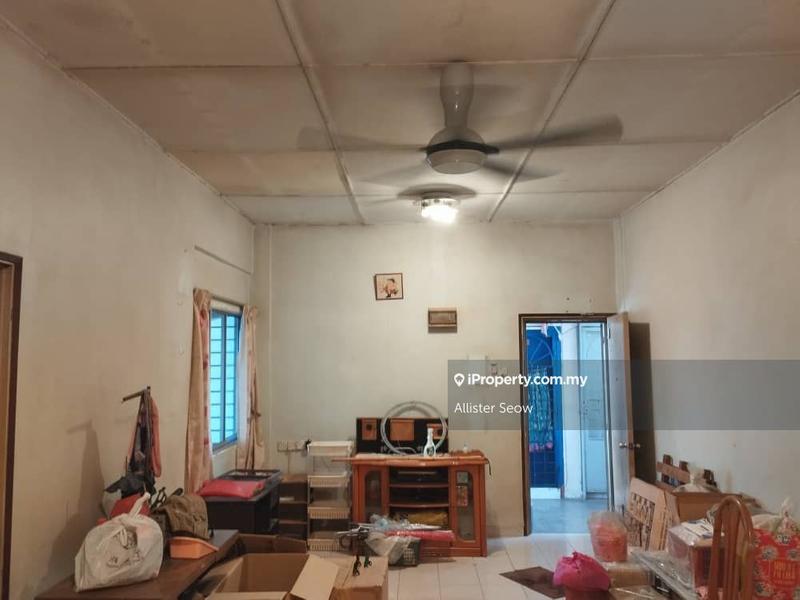 For Sale - Puchong Utama Court 1